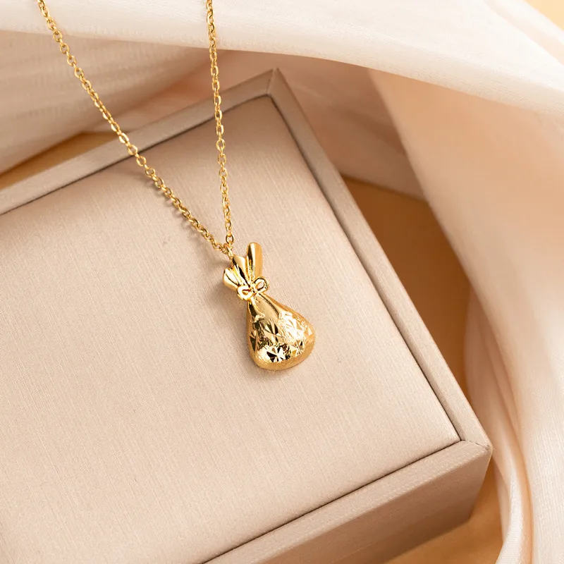Elegante Edelstahl-Halskette mit Glücksbeutel-Anhänger – Vergoldete Kette im edlen Design