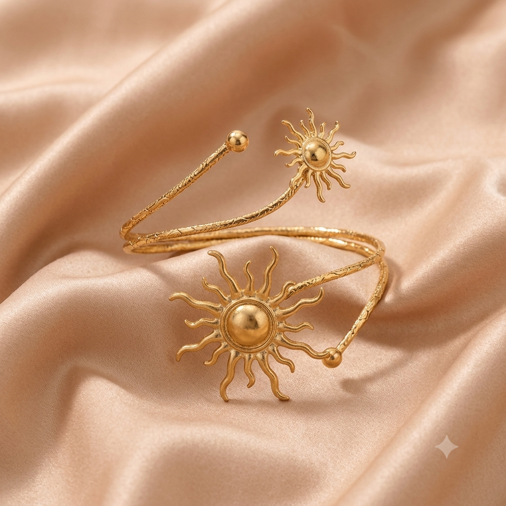 Vergoldeter Edelstahl-Armreif mit Sonnen-Motiven – Eleganter Oberarmreif / Statement-Bangle
