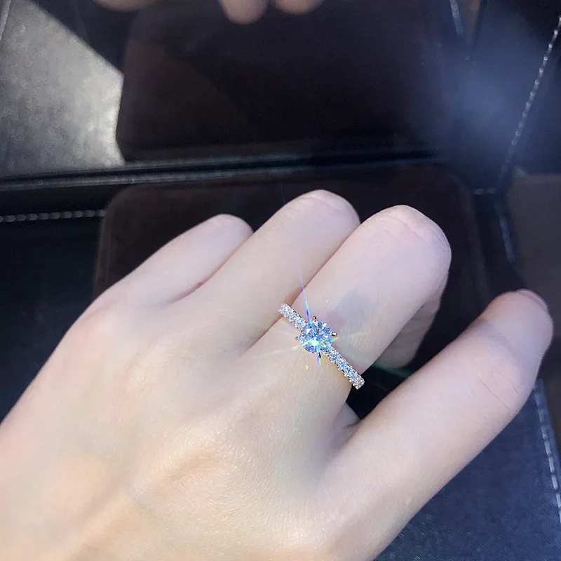 Solitärring „Celestia“ – Zeitlose Eleganz mit funkelndem Zirkonia