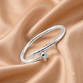 Eleganter Edelstahl Armreif in Silber – Schlichter Nagel-Design Armreif, Modern & Zeitlos