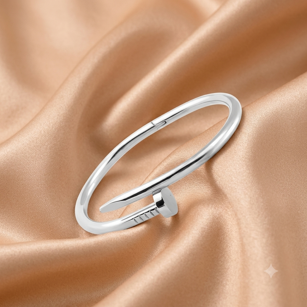 Eleganter Edelstahl Armreif in Silber – Schlichter Nagel-Design Armreif, Modern & Zeitlos