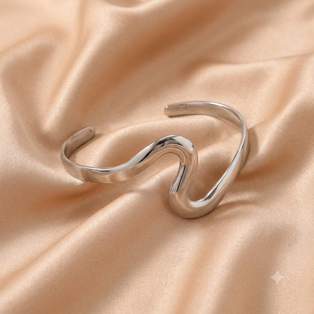 Eleganter Edelstahl-Armreif mit Wellen-Design – Vergoldetes, geschwungenes Statement-Armband
