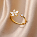 Verstellbarer Blumenring aus Edelstahl – Eleganz mit Zirkonia