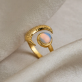 Vergoldeter Edelstahl-Ring mit Opal & Mond-Design – Wasserfester Statement-Schmuck