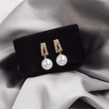 Vergoldete Edelstahl-Ohrhänger mit Zirkonia & Perle – Elegante Statement-Ohrringe