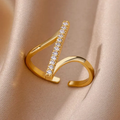 Moderner Damen-Ring mit Zirkonia-Leiste in Gold – Verstellbarer Edelstahl-Ring