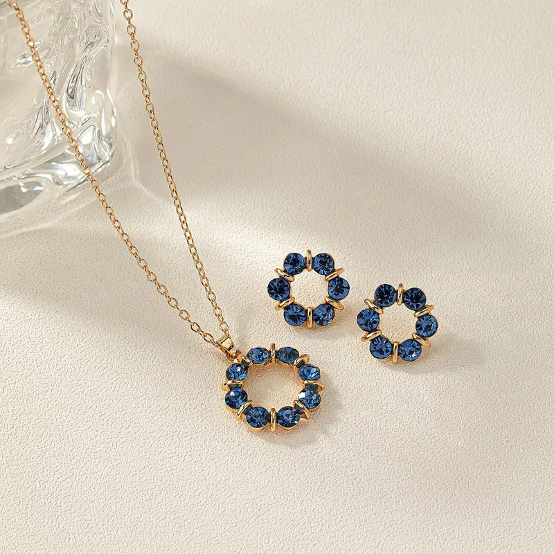 Elegantes Edelstahl Schmuck-Set: Zirkonia Kreis-Anhänger & Ohrringe (Verfügbar in Blau, Grün, Rot)