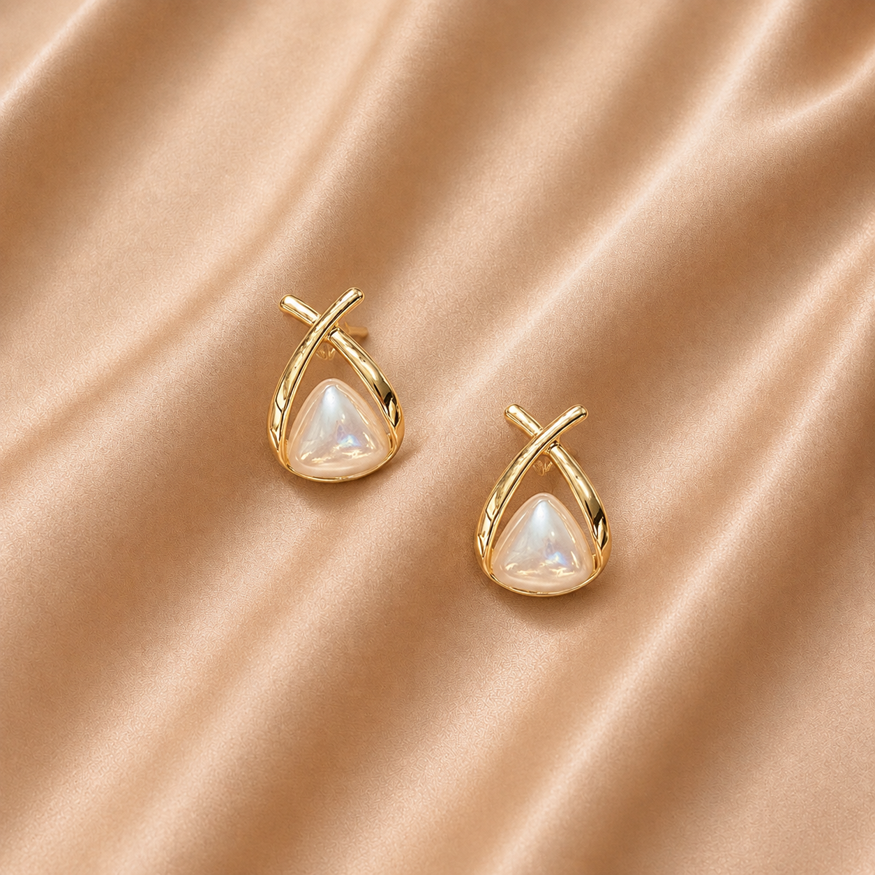 Elegante Perlen-Ohrstecker aus Edelstahl – Goldfarben
